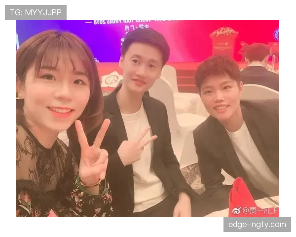 贾一凡训练完直接啃鸡腿，这自律和放纵的切换也太真实了